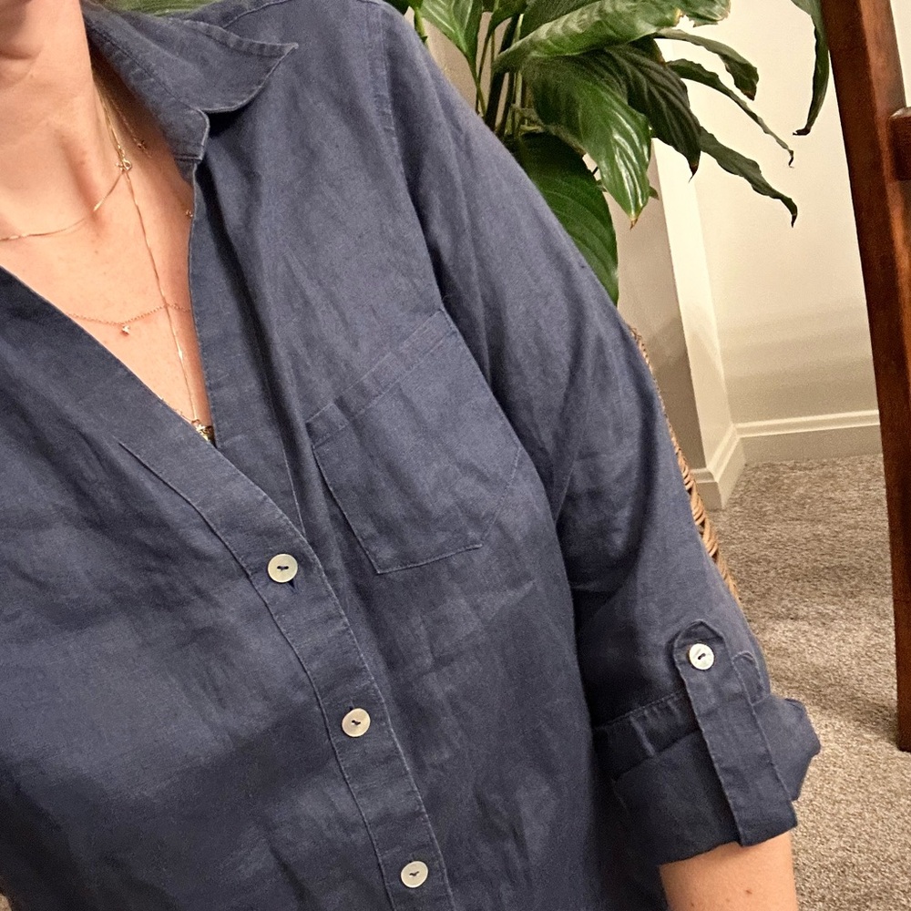 100% linen tunic by Foxcroft real mother of pearl buttons!